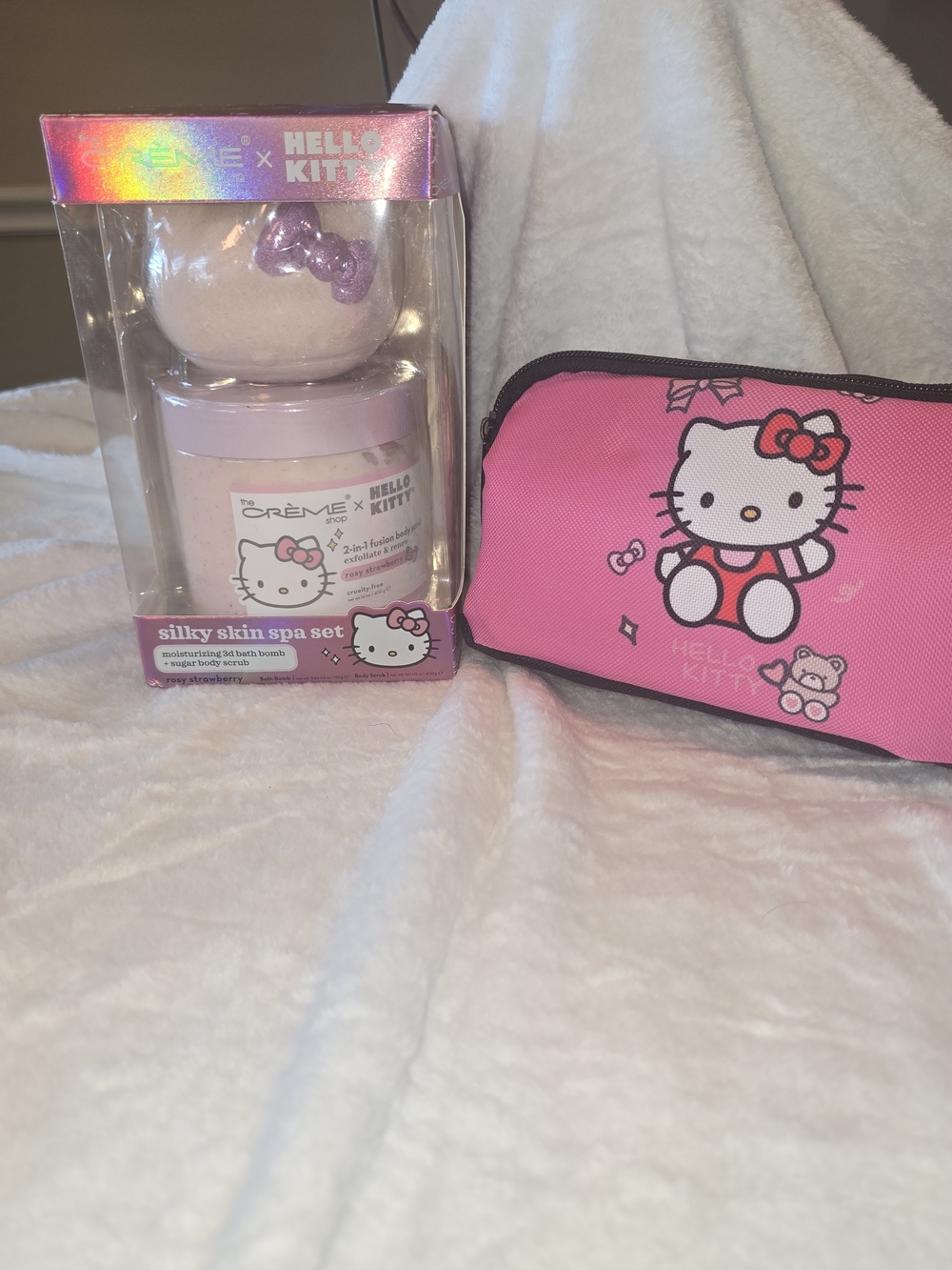 Hello Kitty Silky Skin Spa Gift Set with Matching Cosmetic Pouch